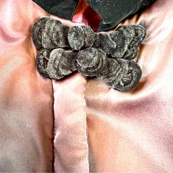 Silk embroidered warm coat, size XL, New - Picture 3 of 9